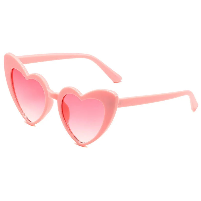 2024 Summer Beach Sunglasses Women Heart Shaped Fashion Glasses
