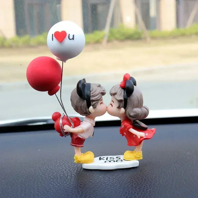 Mini Resin Couples Figurine Cute Lovers Balloon Ornament for Car Dashboard Office Decor Valentine's Day Gift
