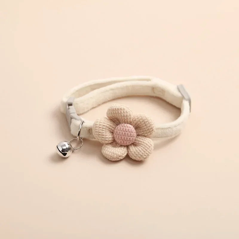 1PC Lovely Cat Collar Adjustable Cartoon Style Soft Plush Flower Collar with Bell Kitten Necklace Small Dog Pet Supplies