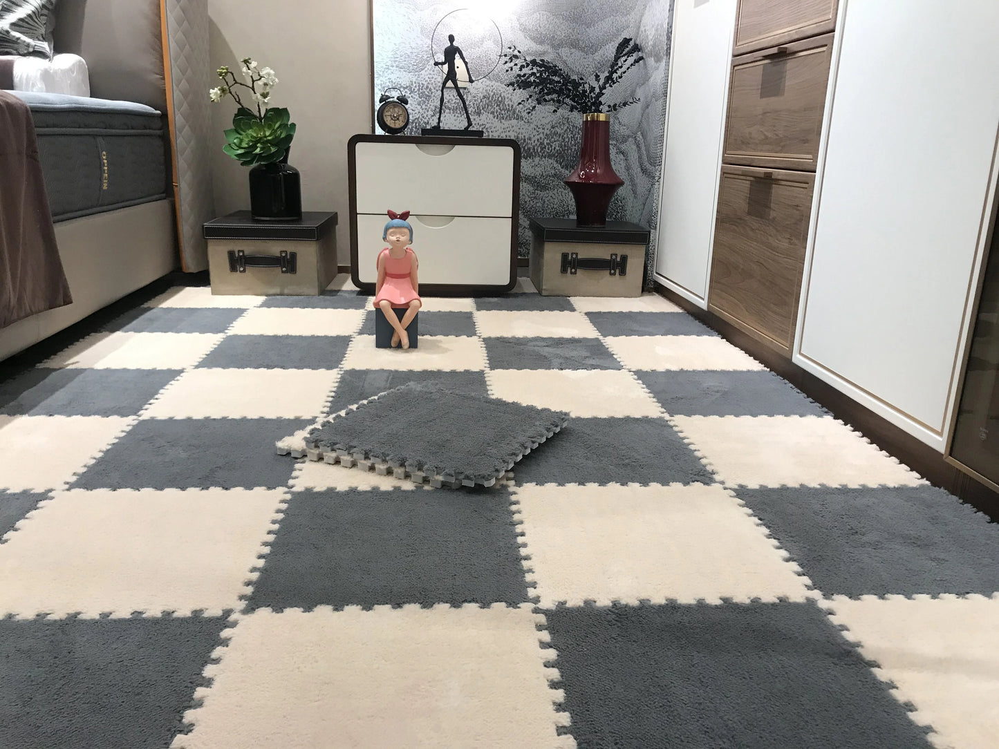 Soft Plush Baby Play Mat Puzzle Foam Carpet 30x30x1CM for Kids Room Safe and Comfortable Play Environment