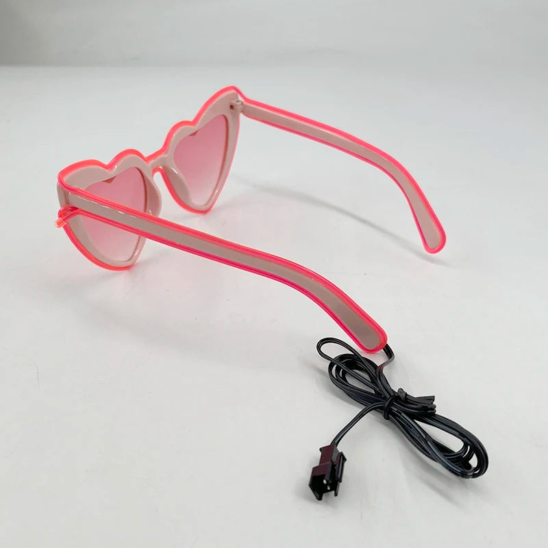 2024 Summer Beach Sunglasses Women Heart Shaped Fashion Glasses