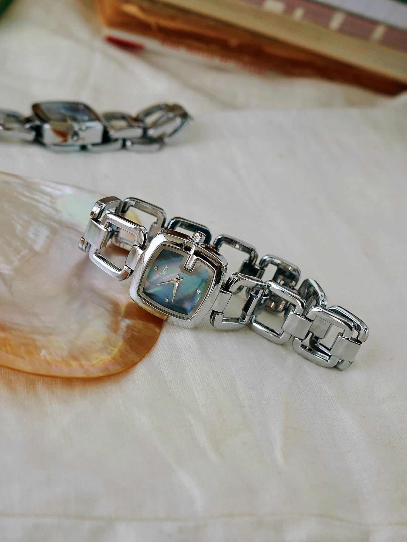 1pc Women's Elegant High-End Luxury Quartz Watch, Rhinestone & Mother Of Pearl Dial, Stainless Steel Band