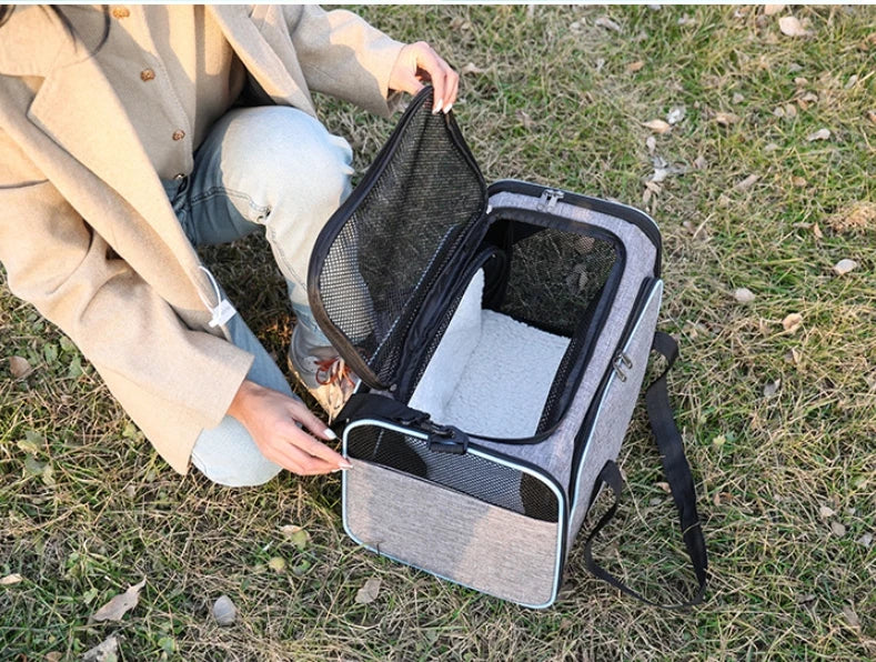 Cat Bag Large Capacity Outing Handbag Portable Bag cannot be expanded Pet Bag Crossbody Breathable Cat Cage Dog Backpack