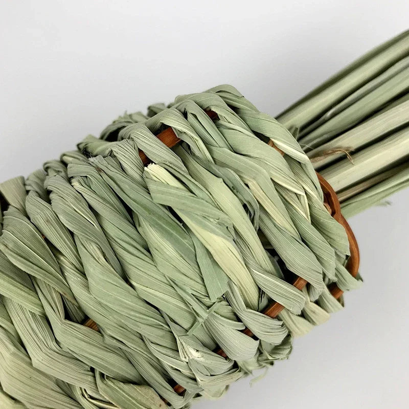 Hand Wove Natural Straw Rope Carrot Hamster Molar Chew toy Small Pets Toys For Hamster Rabbit Grinding Groducts Gnaw Toy Supply