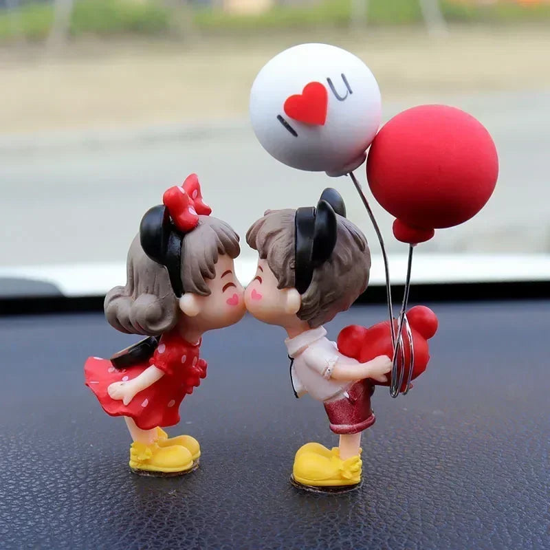 Mini Resin Couples Figurine Cute Lovers Balloon Ornament for Car Dashboard Office Decor Valentine's Day Gift