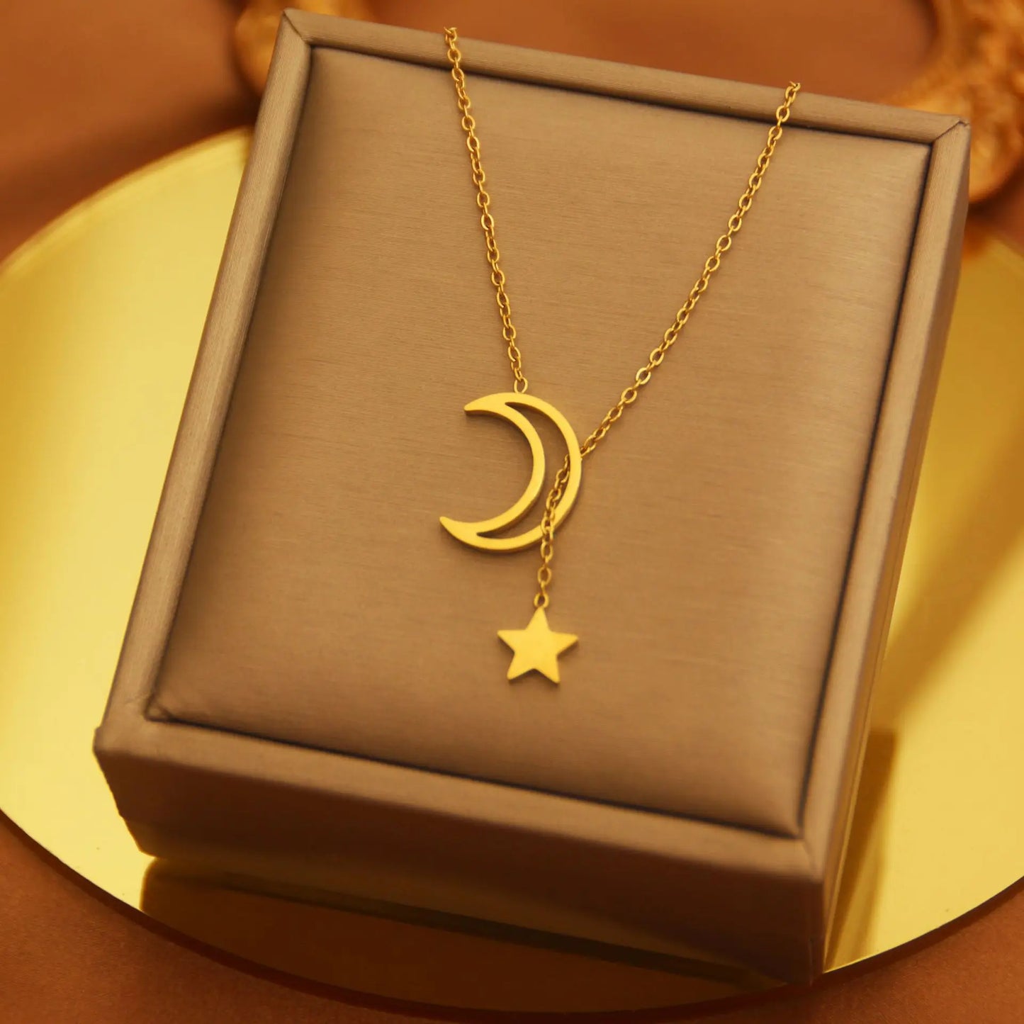 New Simple Moon Star Pendant Choker Necklace for Women