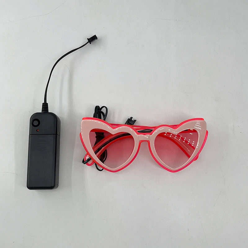 2024 Summer Beach Sunglasses Women Heart Shaped Fashion Glasses