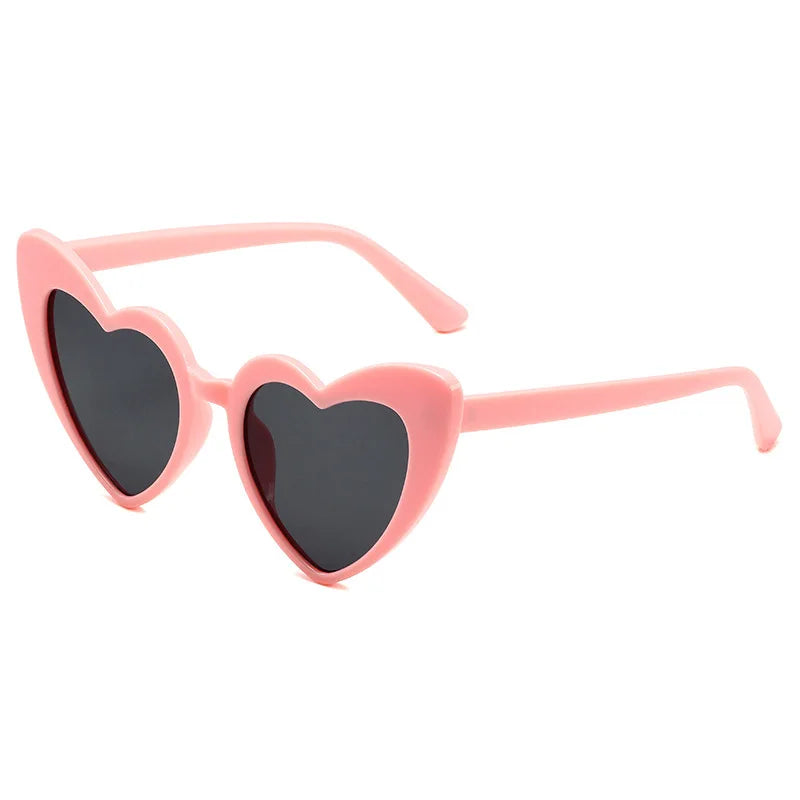2024 Summer Beach Sunglasses Women Heart Shaped Fashion Glasses