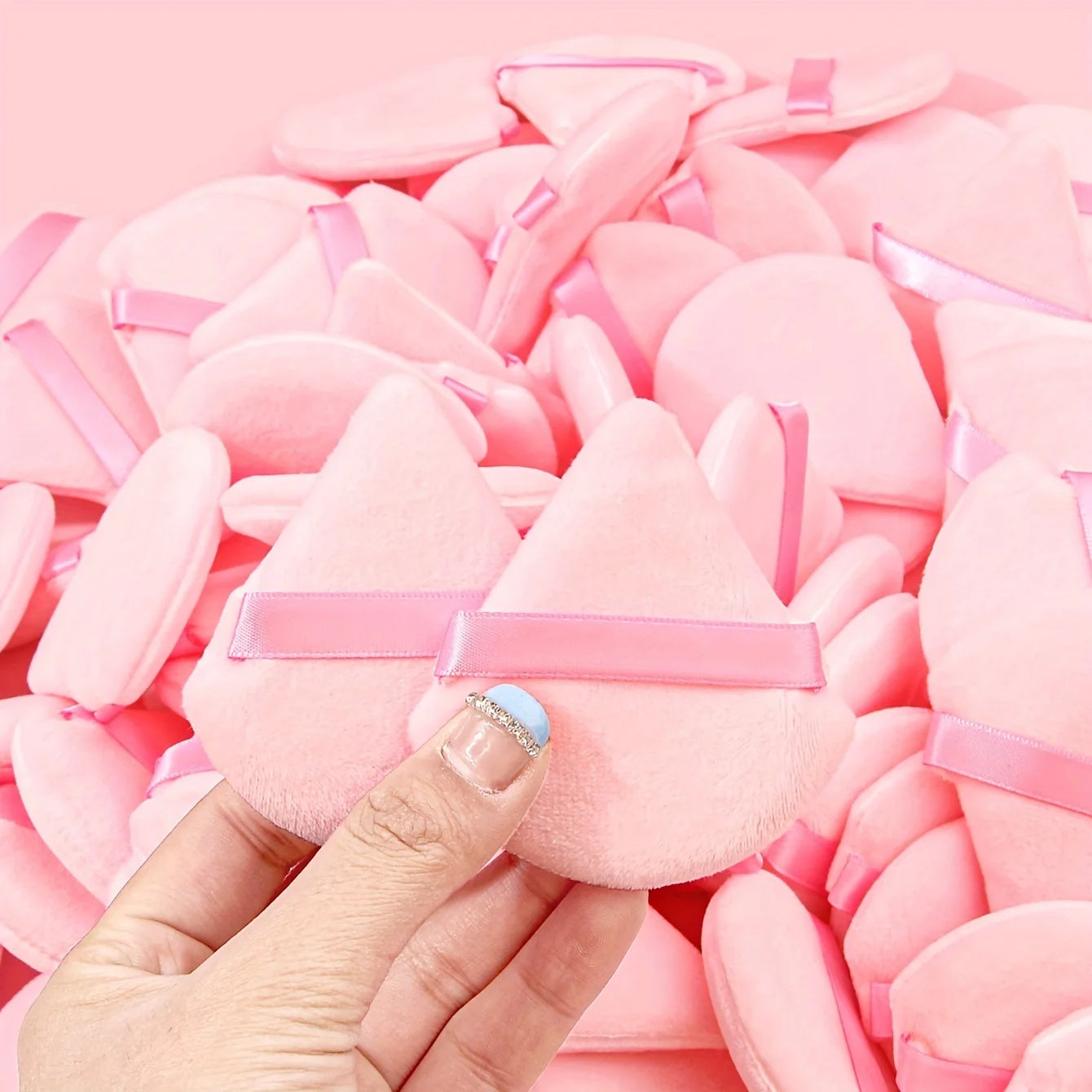 100 Pieces Triangle Powder Puff Set for Loose Powder and Liquid Cosmetics Soft Plush Makeup Application Tool