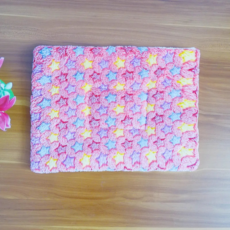 Thickened Flannel Warm Dog Mat for Autumn and Winter Comfortable and Soft Pet Sleeping Mat for Cats and Pet Nests At Home