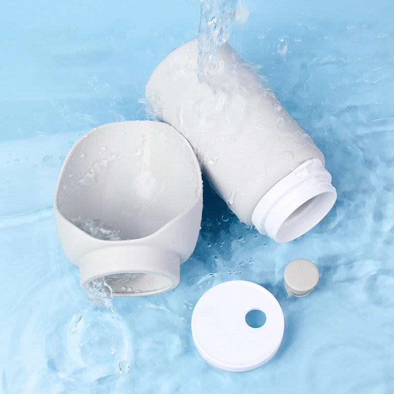 550ml Portable Folding Pet Water Bottle for Dogs and Cats Travel Mug with Collapsible Design