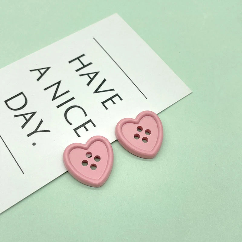 20 Piece Set of 18mm Colorful Heart Shaped Plastic Buttons for Children's Clothing and Sweaters Cute DIY Sewing Accessories