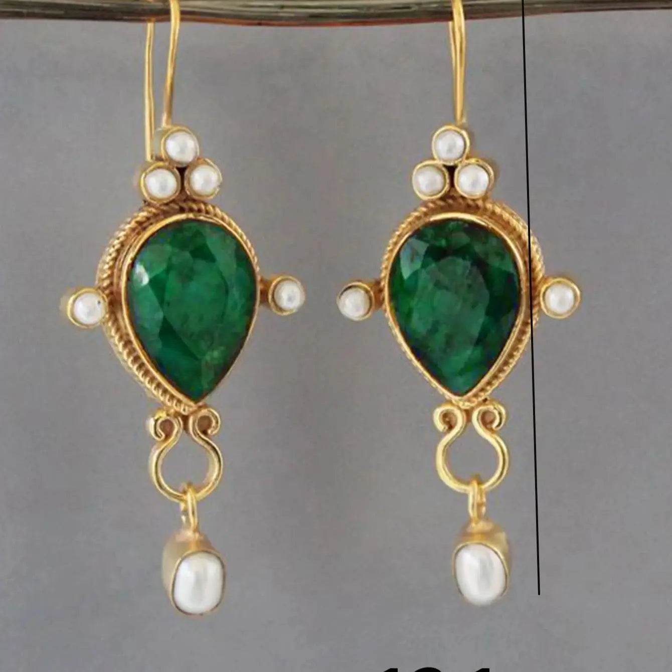 2 Pieces Vintage Design Emerald Pearl Dangle Earrings for Parties