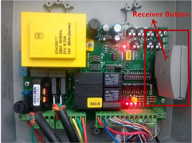 Garage Door Remote Control with 433.92MHz Frequency and Rolling Code Technology