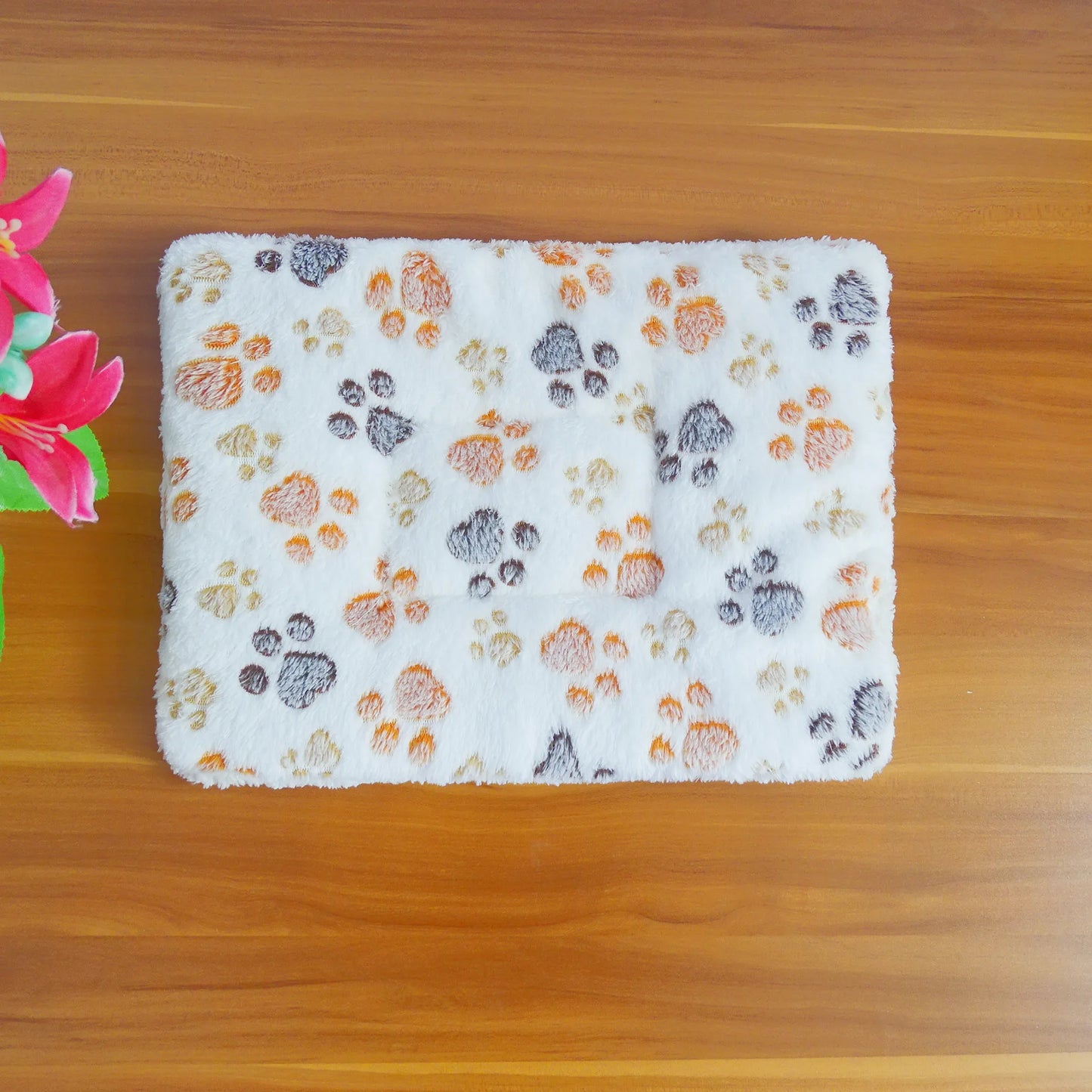 Thickened Flannel Warm Dog Mat for Autumn and Winter Comfortable and Soft Pet Sleeping Mat for Cats and Pet Nests At Home