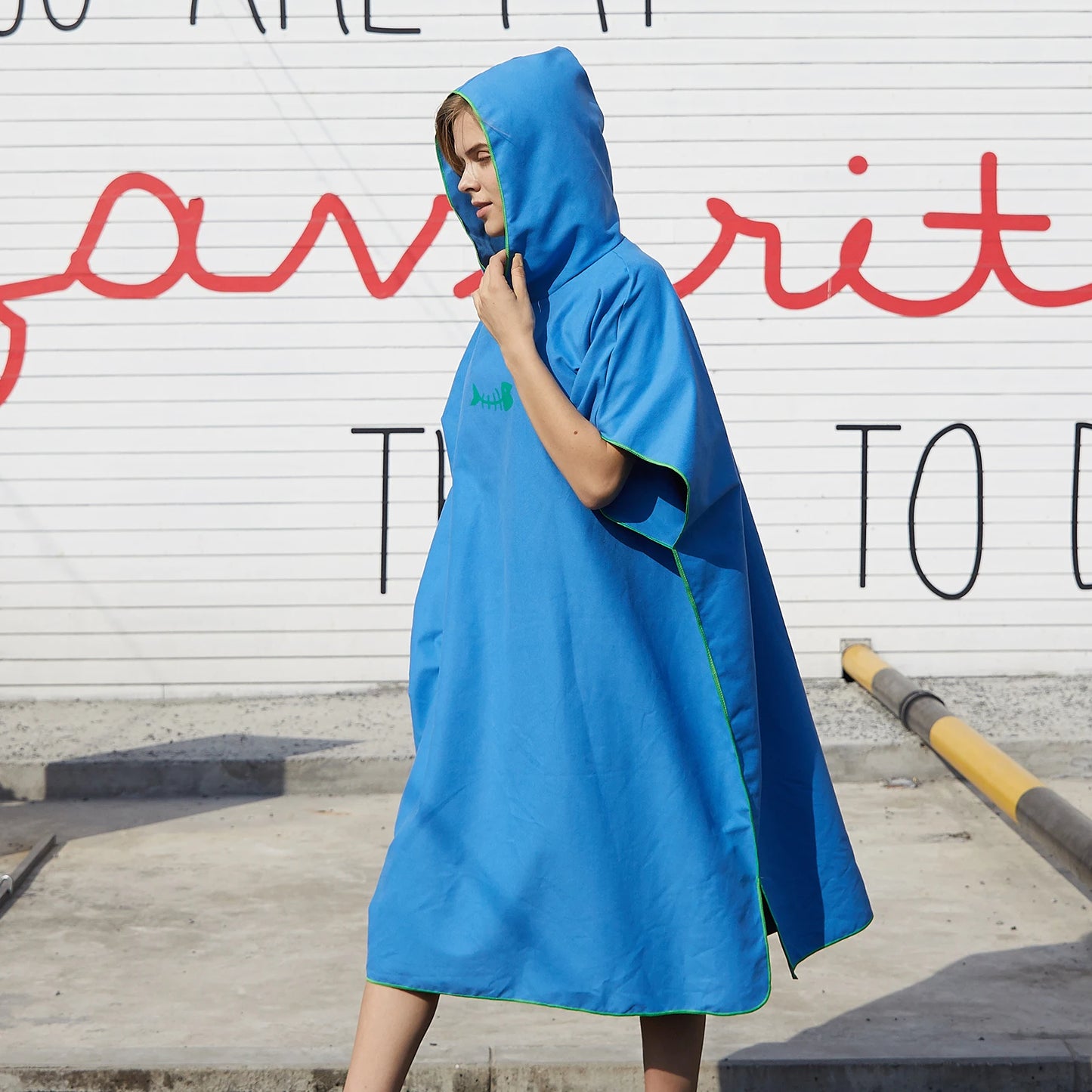 Surf Changing Poncho Towel with Hood – Quick-Dry Microfiber Beach Towel for Adults, Wetsuit & Swim Use