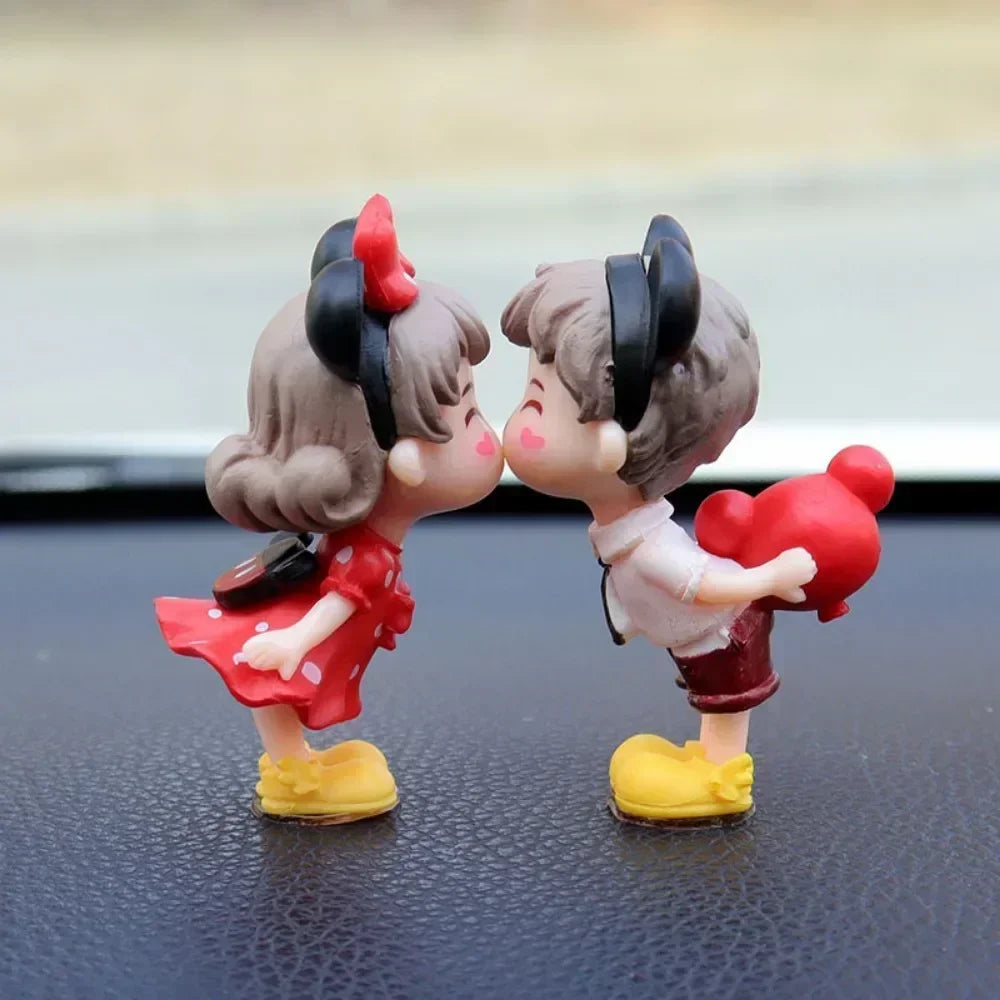 Mini Resin Couples Figurine Cute Lovers Balloon Ornament for Car Dashboard Office Decor Valentine's Day Gift