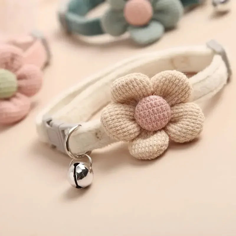 1PC Lovely Cat Collar Adjustable Cartoon Style Soft Plush Flower Collar with Bell Kitten Necklace Small Dog Pet Supplies
