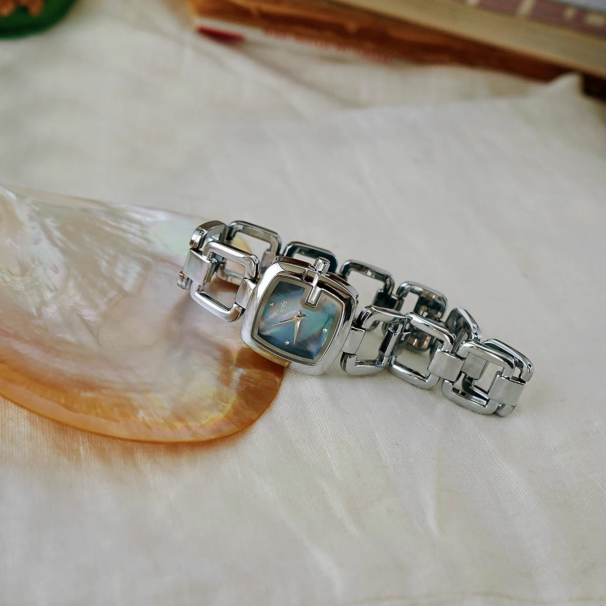 1pc Women's Elegant High-End Luxury Quartz Watch, Rhinestone & Mother Of Pearl Dial, Stainless Steel Band