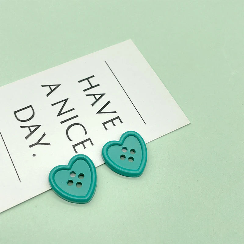 20 Piece Set of 18mm Colorful Heart Shaped Plastic Buttons for Children's Clothing and Sweaters Cute DIY Sewing Accessories