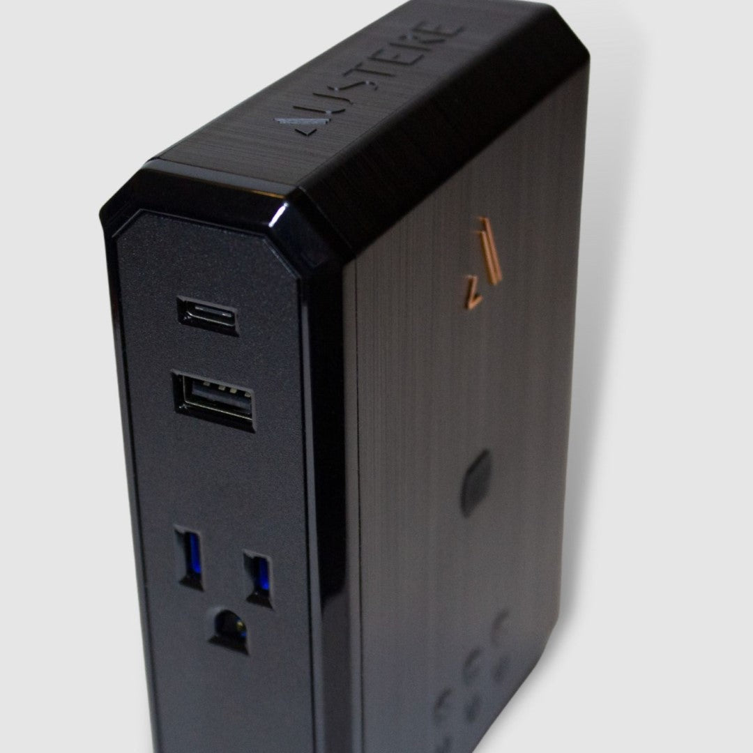 Austere 3SPS4US1 III Series 4 Outlet with Omniport USB - Black
