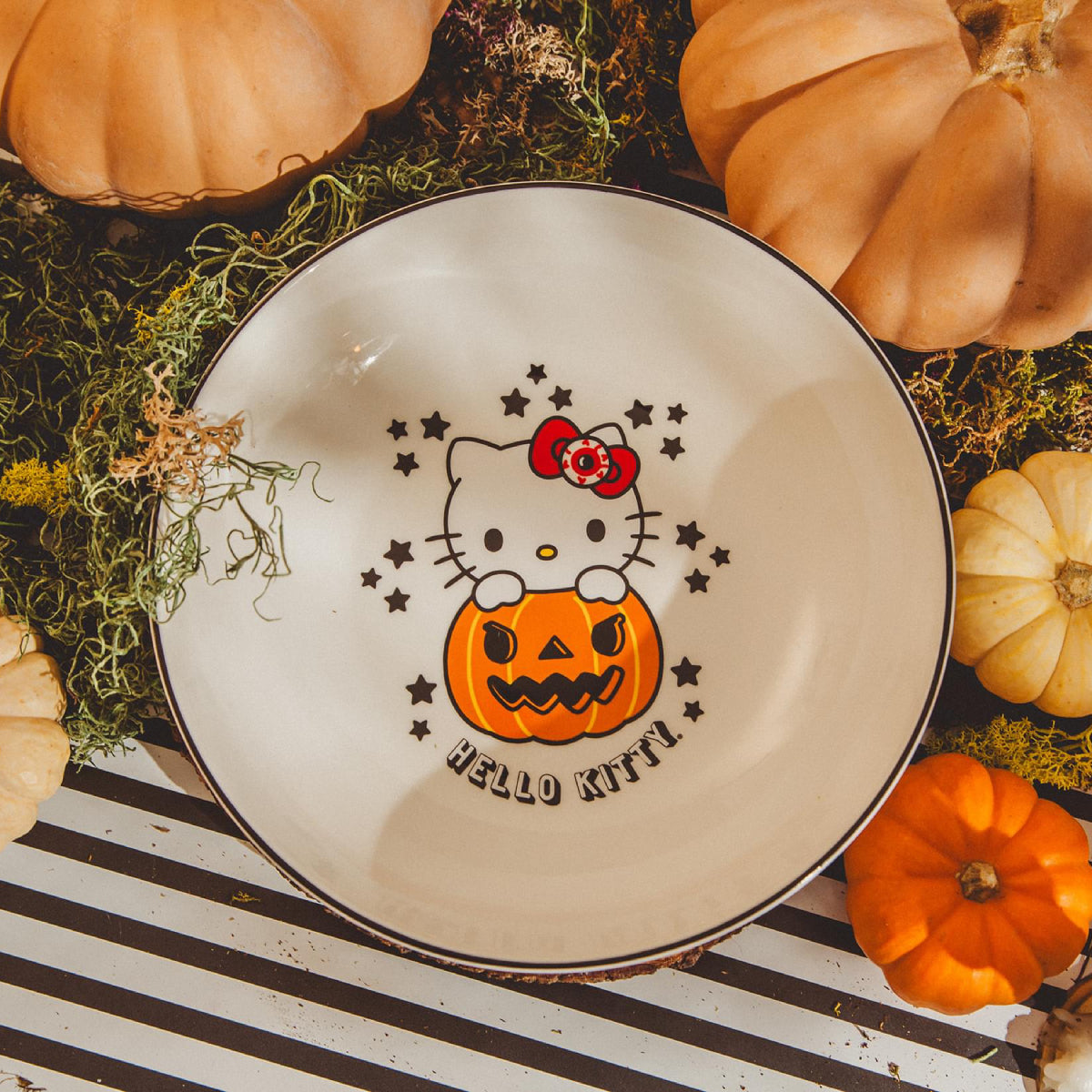 Sanrio Hello Kitty Pumpkin Boo 9" Ceramic Coupe Dinner Bowl - White