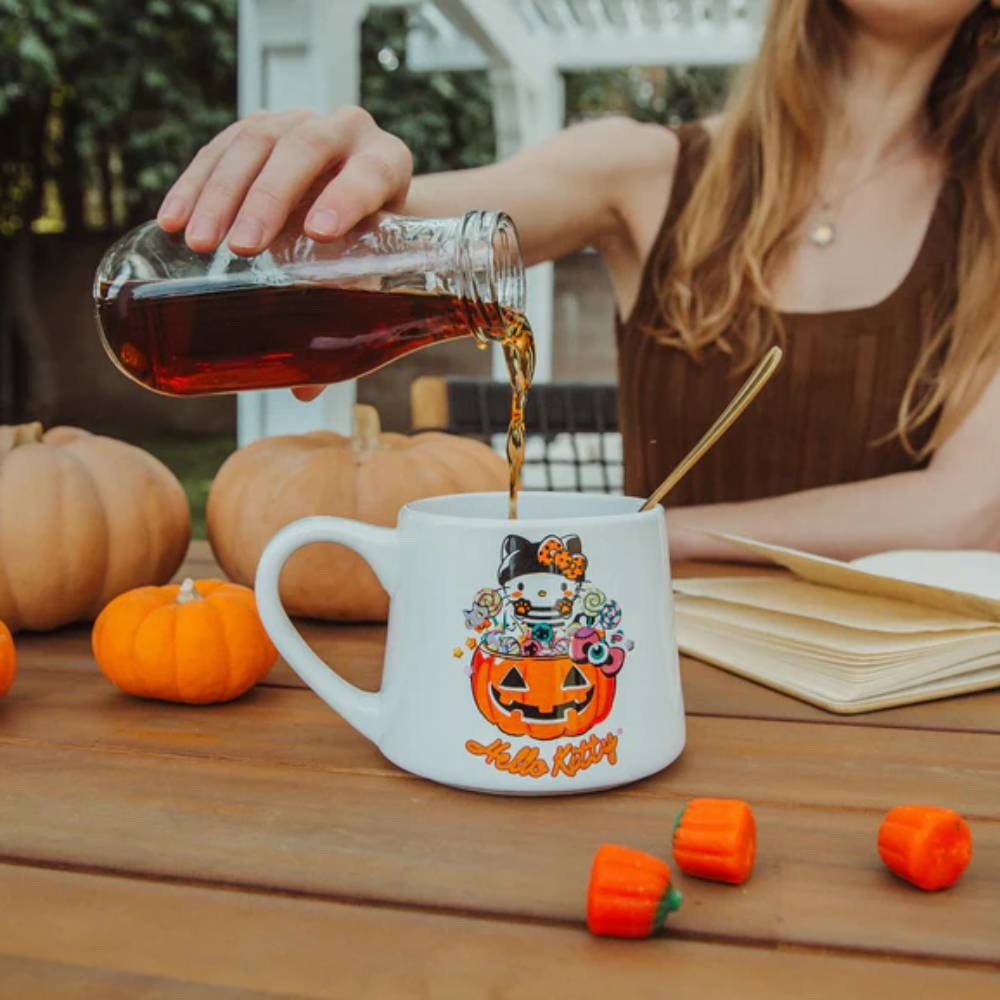 Sanrio Hello Kitty 14 oz Pumpkin Candy Burglar Tapered Pottery Mug - White