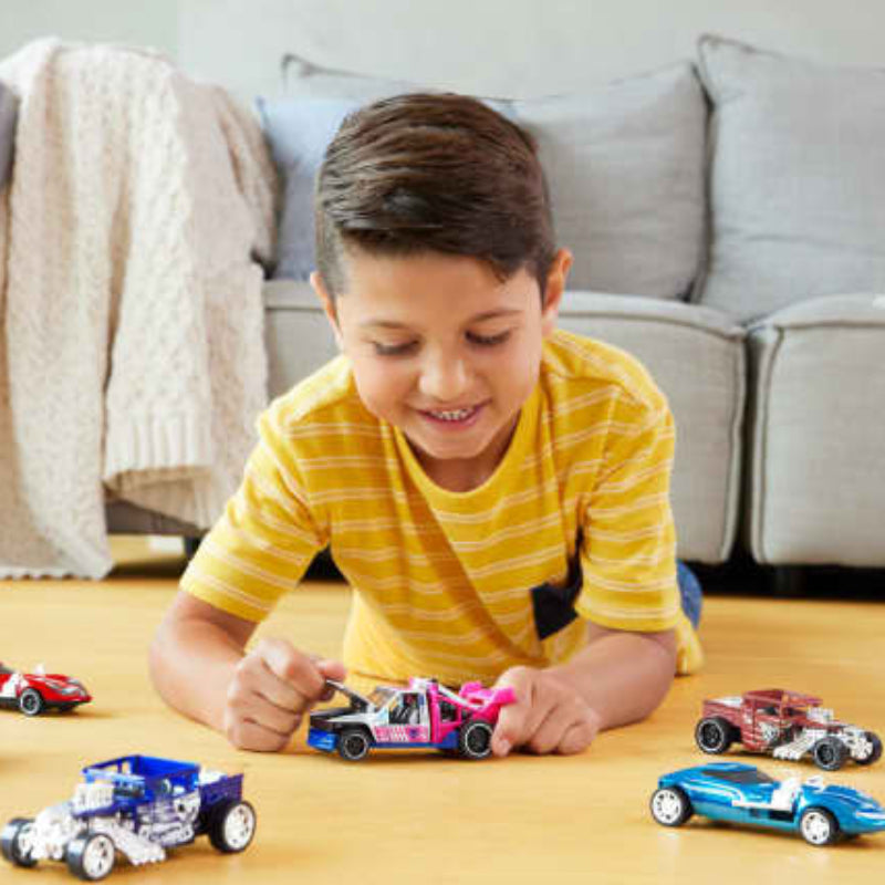 Hot Wheels Pull-Back 1:43 Scale Speeders Toy Car -Assortment