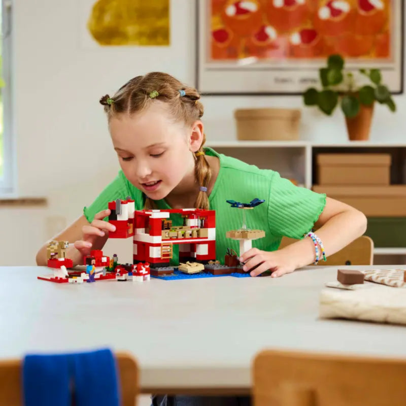 LEGO Minecraft The Mooshroom House Building Toy Set (500-Pieces)