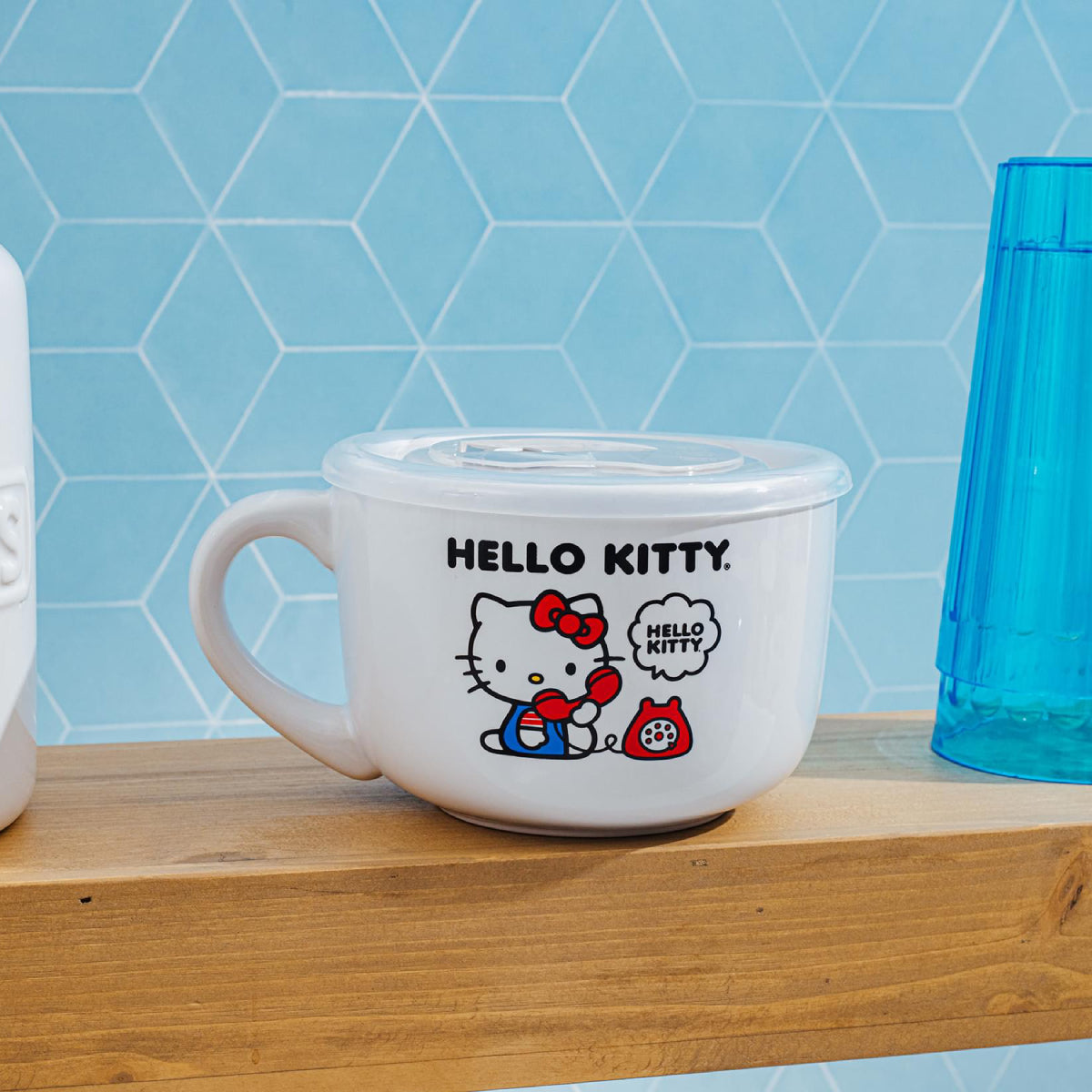 Sanrio Hello Kitty 24 oz Ceramic Soup Mug with Vented Lid - White