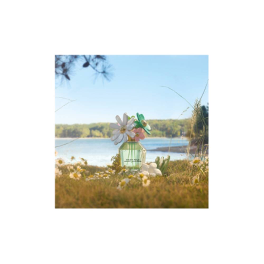 Marc Jacob Daisy Wild Women's (3 Pieces) Eau de Parfum