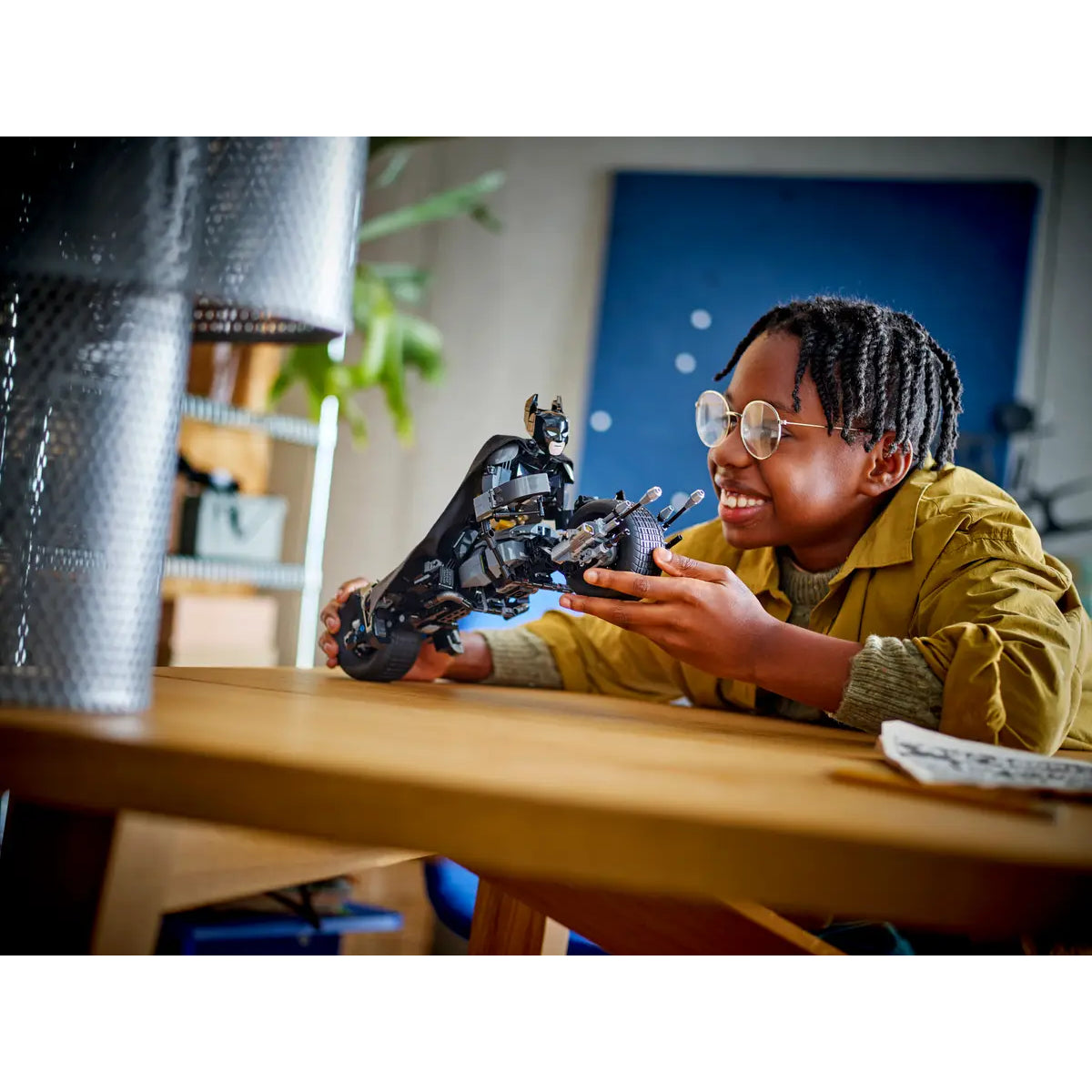 LEGO DC Batman Figure & the Bat-Pod Bike Building Toy Set (713-Pieces)