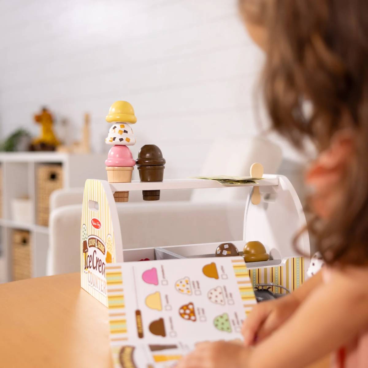 Melissa & Doug Scoop & Serve Ice Cream Counter (28- Pieces)
