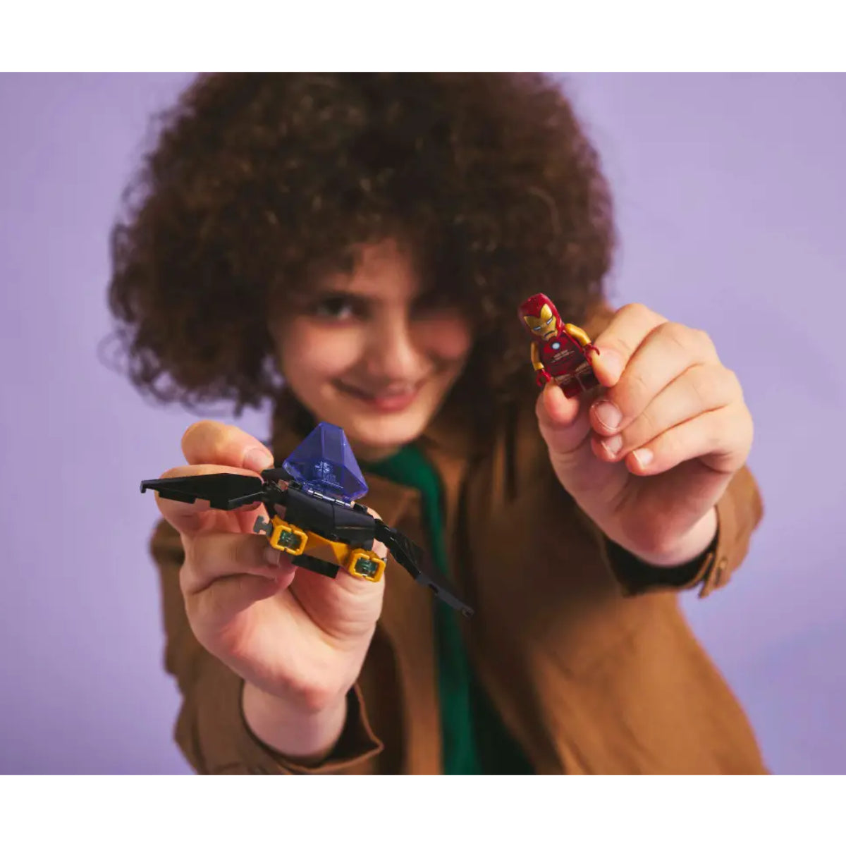 LEGO Marvel Iron Man Car & Black Panther vs Red Hulk Super Hero Building Toy Set (295-Pieces)