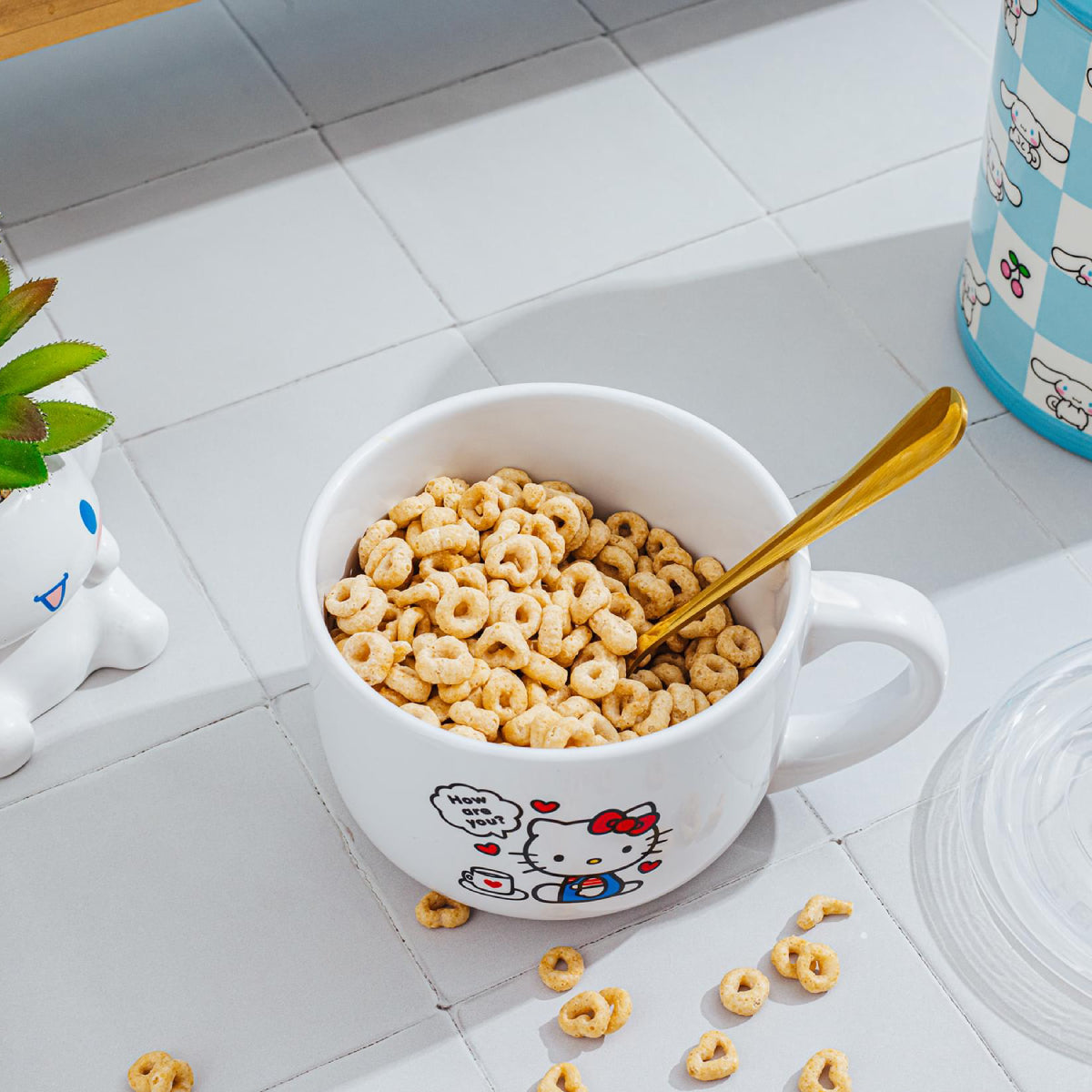 Sanrio Hello Kitty 24 oz Ceramic Soup Mug with Vented Lid - White