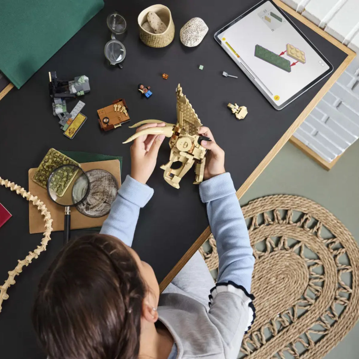 LEGO Jurassic World Dinosaur Fossils Triceratops Skull Building Toy Set (468-Pieces)