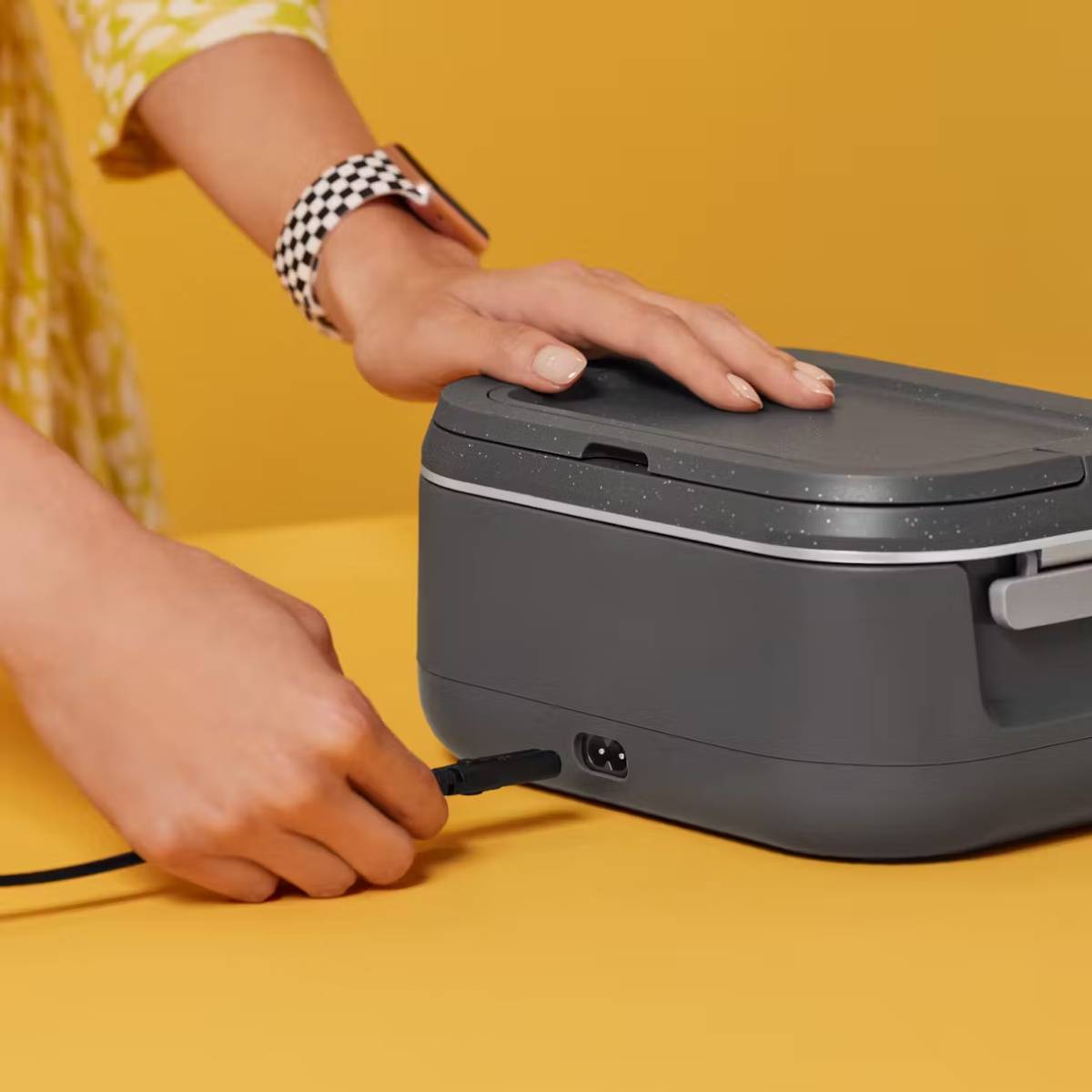 Crock-Pot Go Electric Lunch Box with Detachable Cord- Mussel Gray