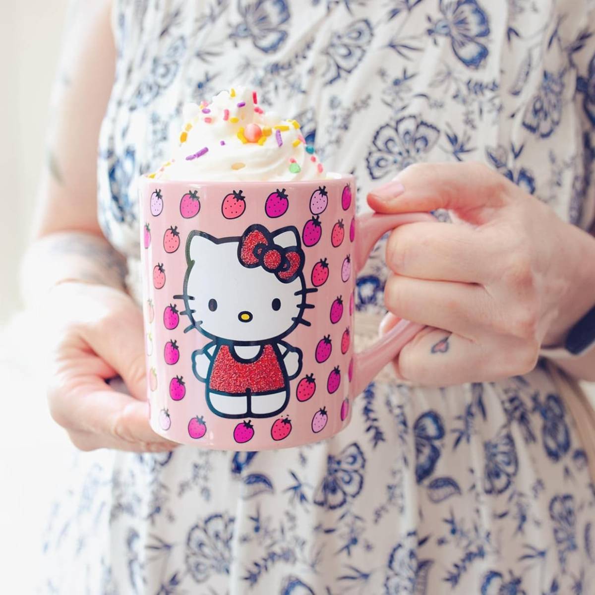 Sanrio Hello Kitty 14 oz Coffee Mug - Pink
