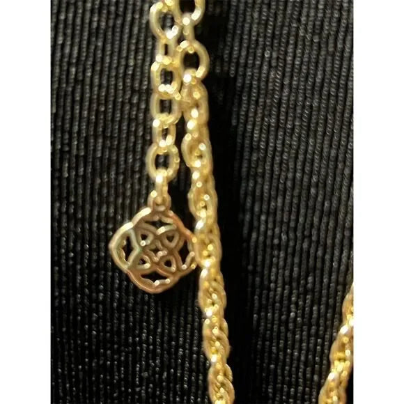 Kendra Scott Rae Necklace – Elegant Gold Chain with White Mother-of-Pearl Pendant