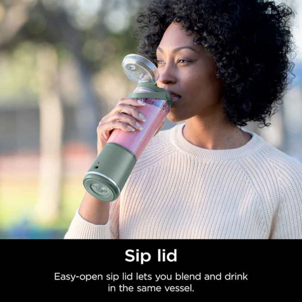 Licuadora portátil inalámbrica Ninja Blast BC151BK de 18 oz con tapa a prueba de fugas, color negro