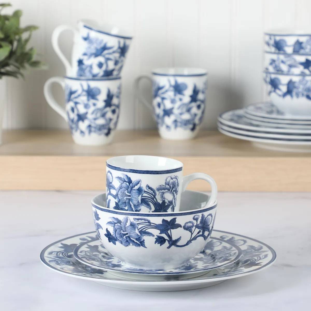 Martha Stewart Goodale Vintage Stoneware Dinnerware Set (16-Piece) - White/Blue