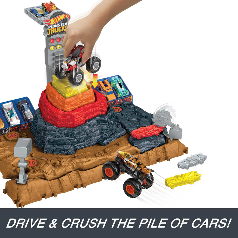 Juego de patio de aplastamiento Ultimate Crush de Hot Wheels Monster Trucks System of Play