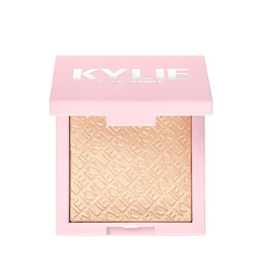 Polvo iluminador Kylighter 060 Queen Drip de 0,28 oz de Kylie Cosmetics: fórmula que deja la piel transpirable