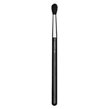 Brocha para difuminar cónica MAC Cosmetics