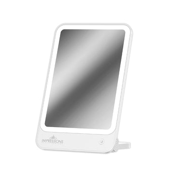 Espejo de maquillaje con luz LED de tres tonos Impressions Vanity Chic con soporte, color blanco