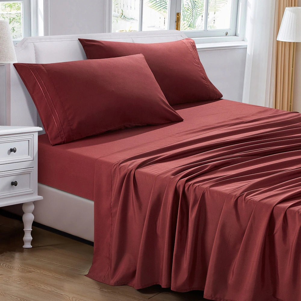 Esca JCrown Queen Size 4-Piece Comforter Set - Burgundy