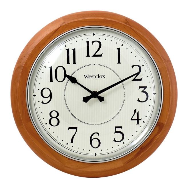 Reloj de pared redondo de madera Westclox de 12,5" - Marrón