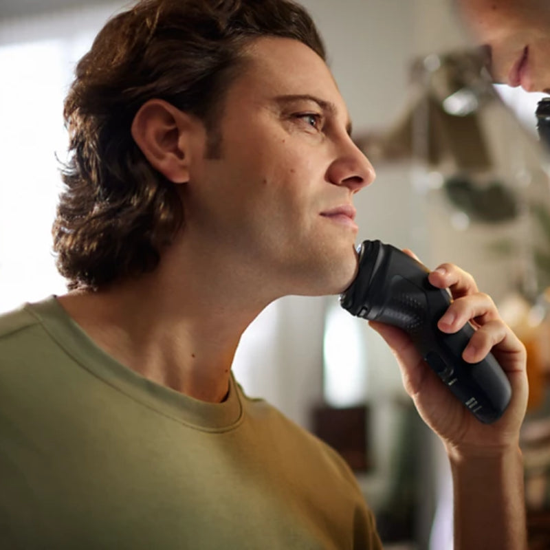 Philips Norelco 2400 Wet and Dry Electric Shaver - Black