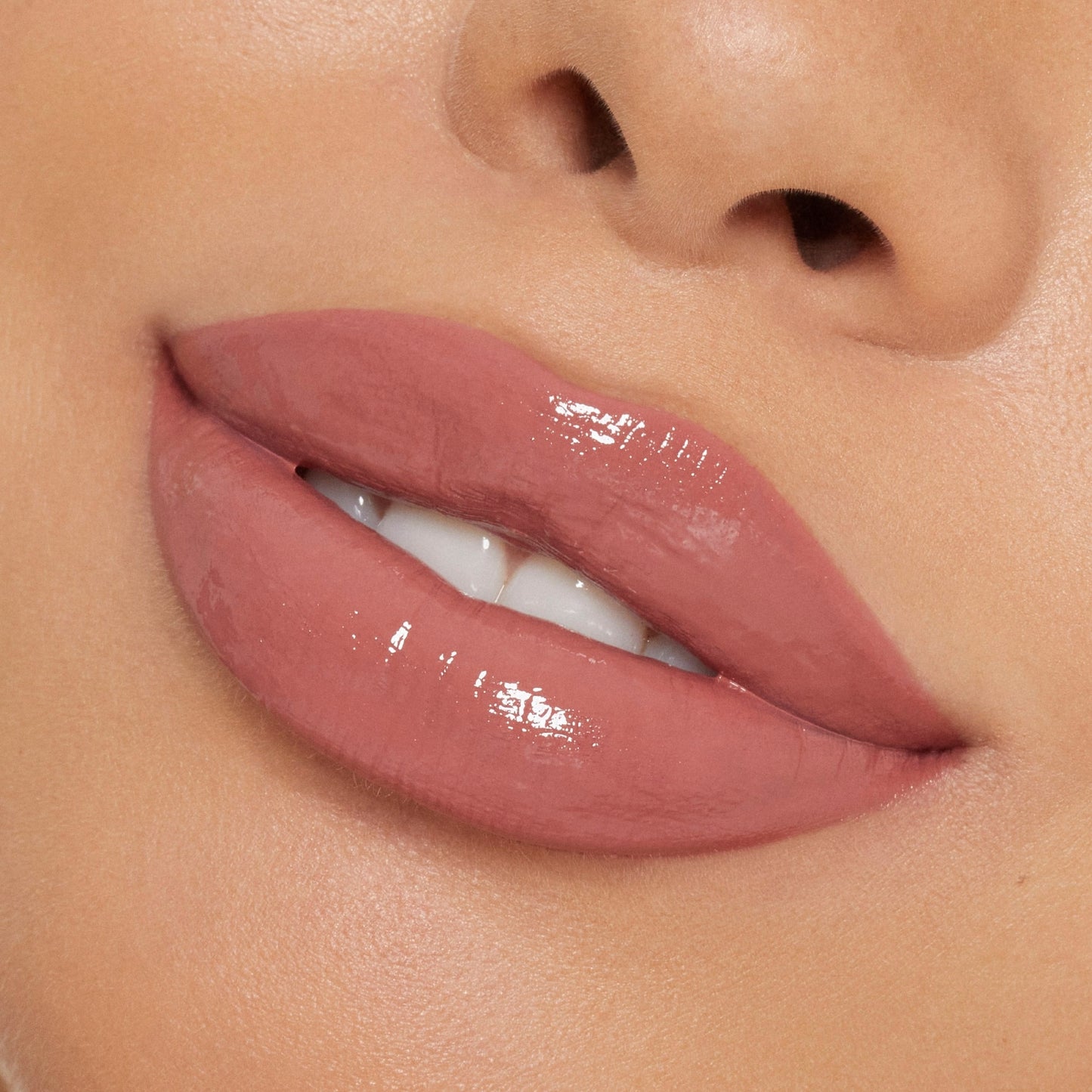 Laca de labios con brillo Felt Cute de Kylie Cosmetics de 0,09 oz (fórmula no pegajosa)