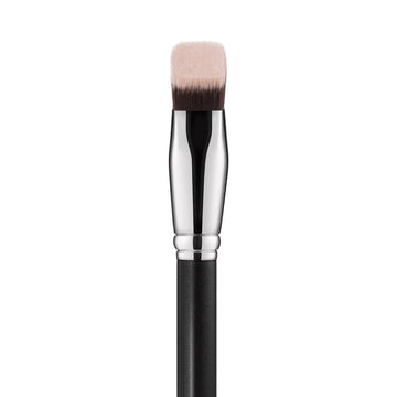 Brocha para todo el rostro MAC Comestics 171S Smooth-Edge - Negra